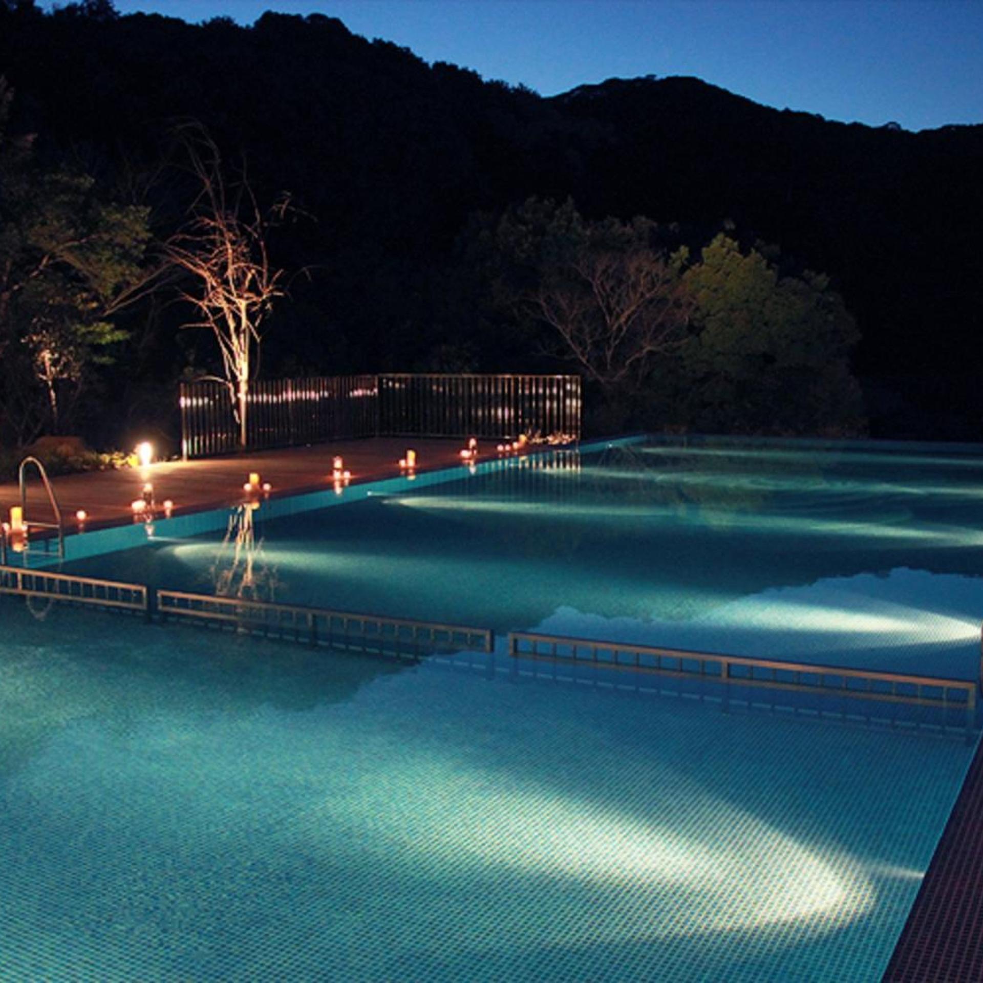 Olive Bay Hotel 52/53
