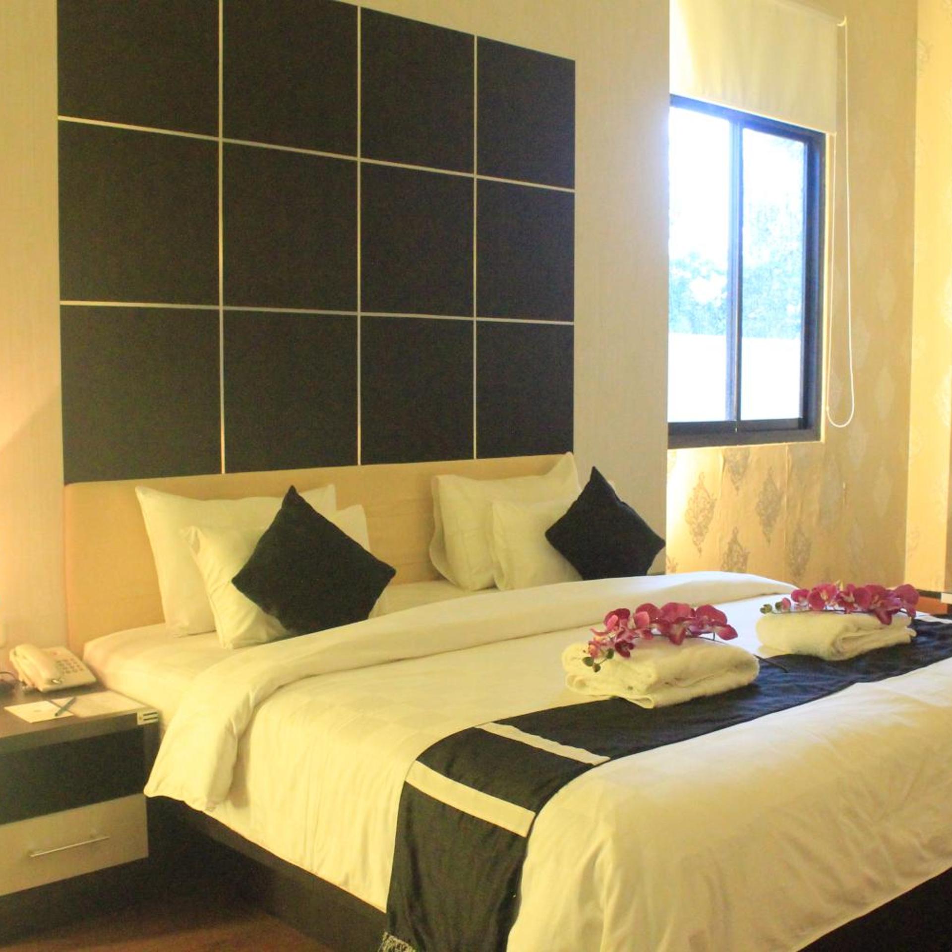 Executive, Suite