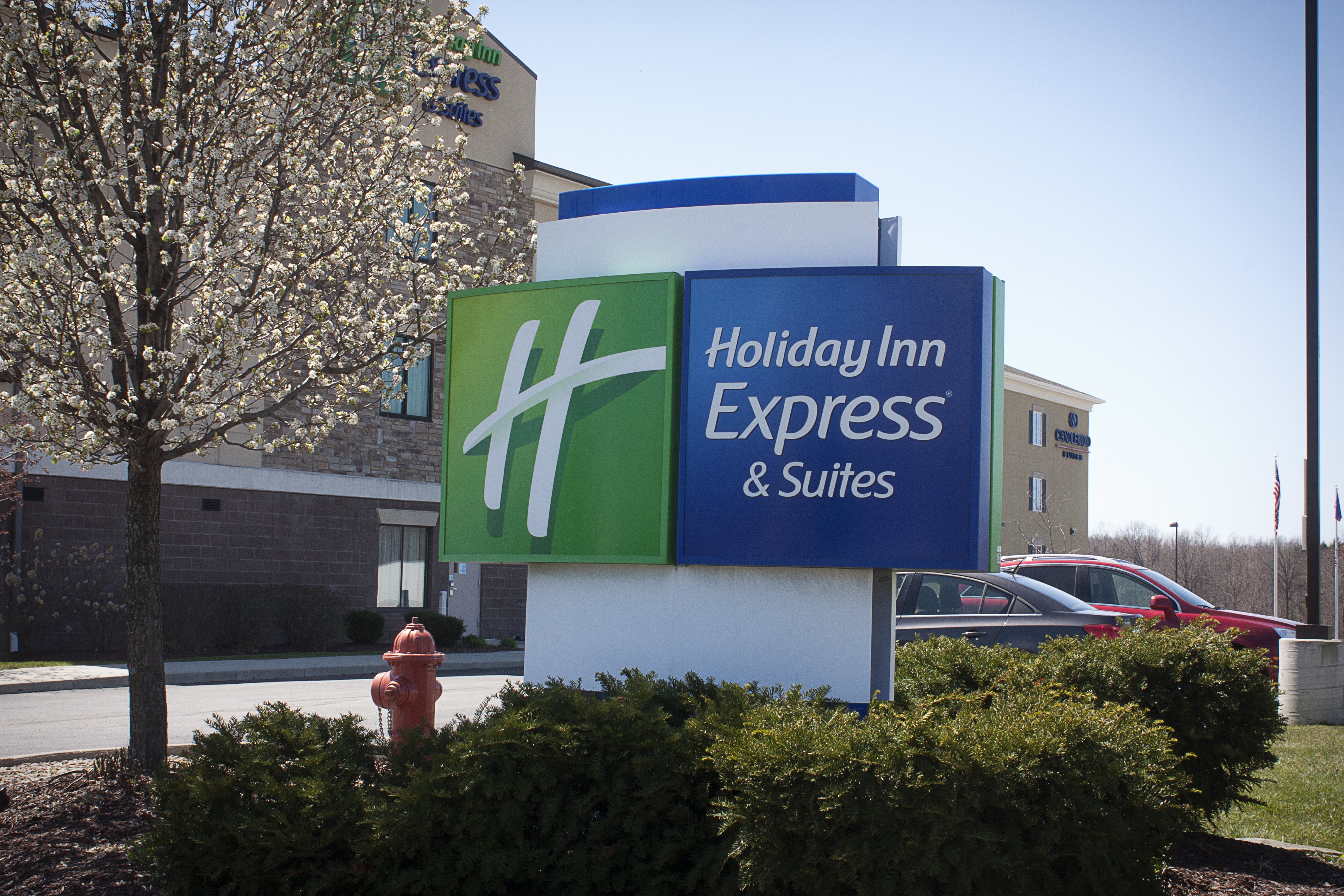 Holiday Inn Express & Suites Youngstown West - Austintown 2/38