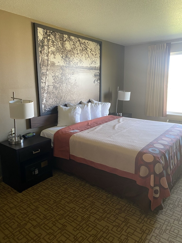 Super 8 By Wyndham Jackson Mn 18/41