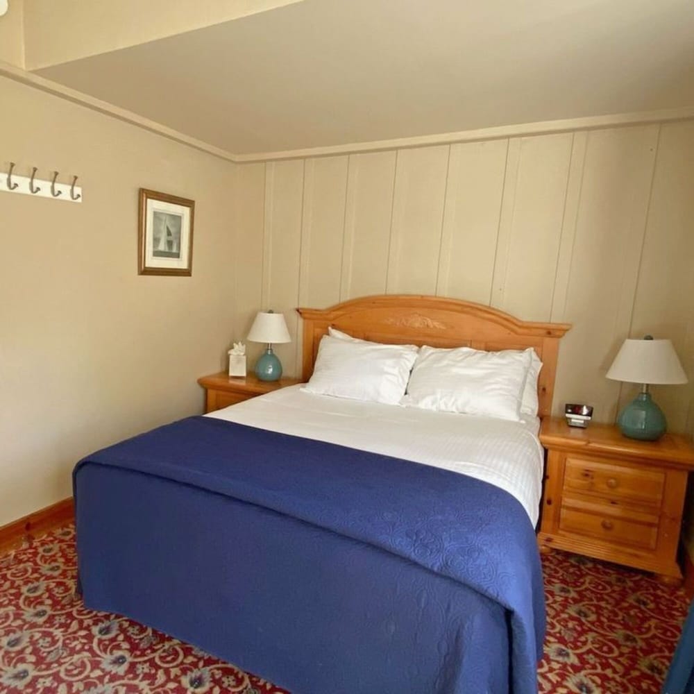 Jenner Inn 14/78