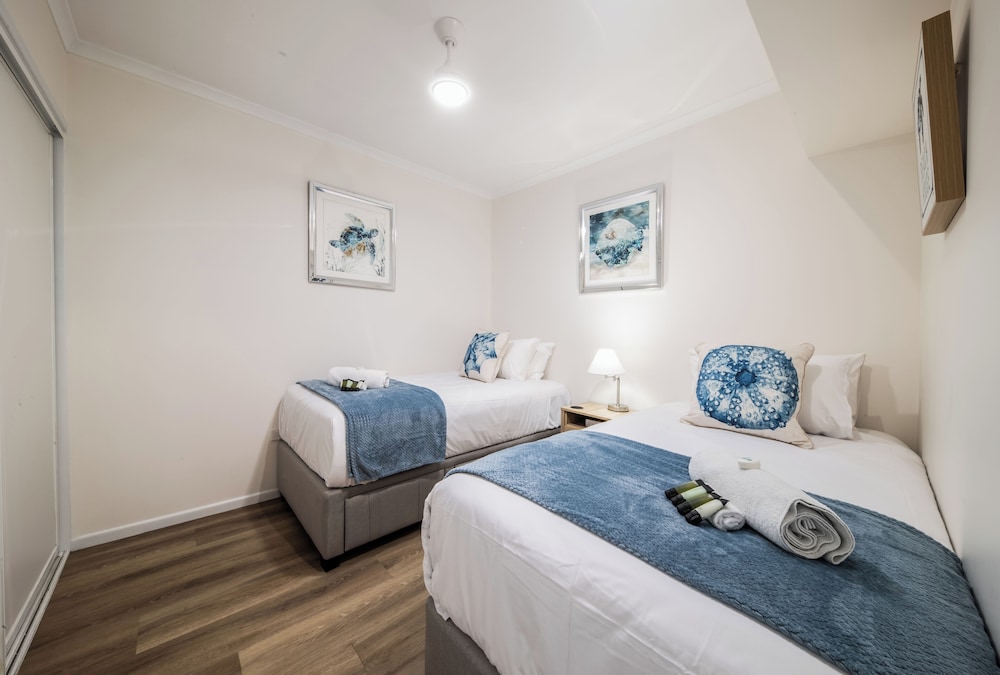 Shingley Beach Resort 21/72