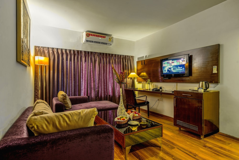 RNB SELECT BANJARA HILLS 32/45