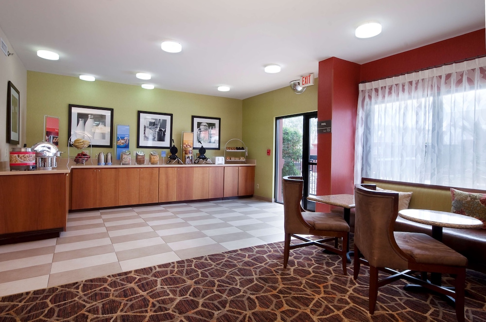 Hampton Inn Laredo 8/45