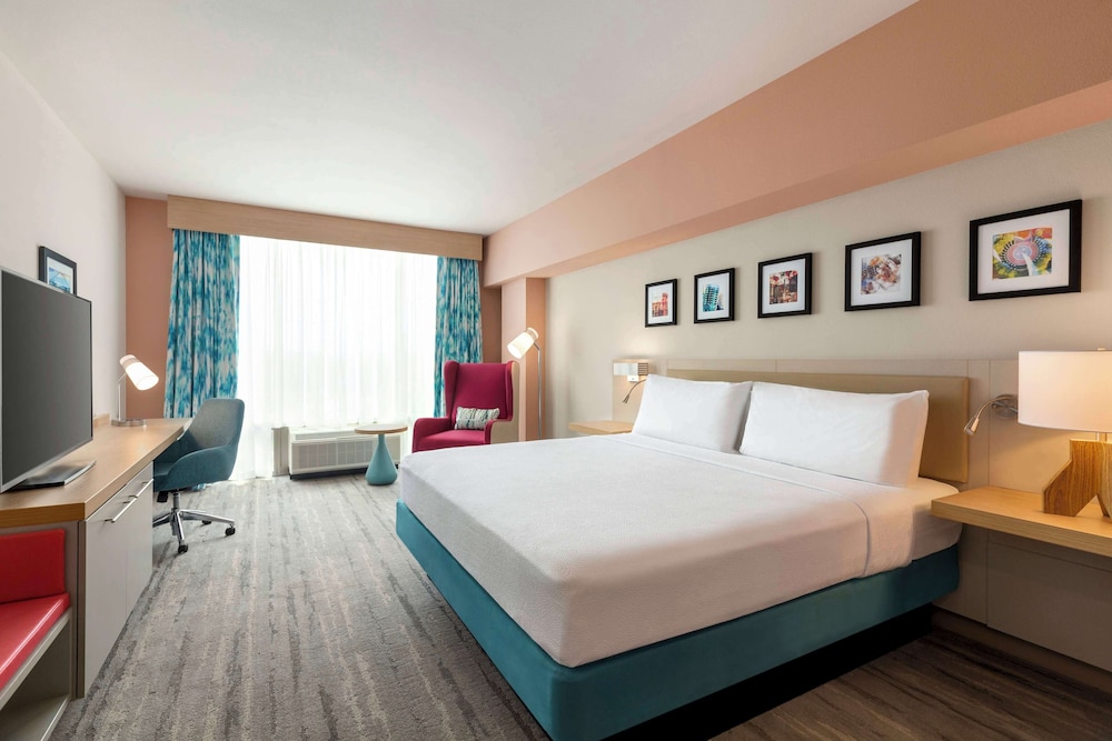 ROOM, KING BED