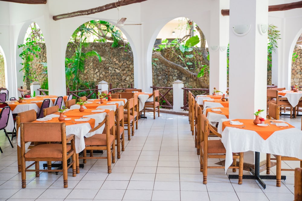 Plaza Beach Hotel 18/27