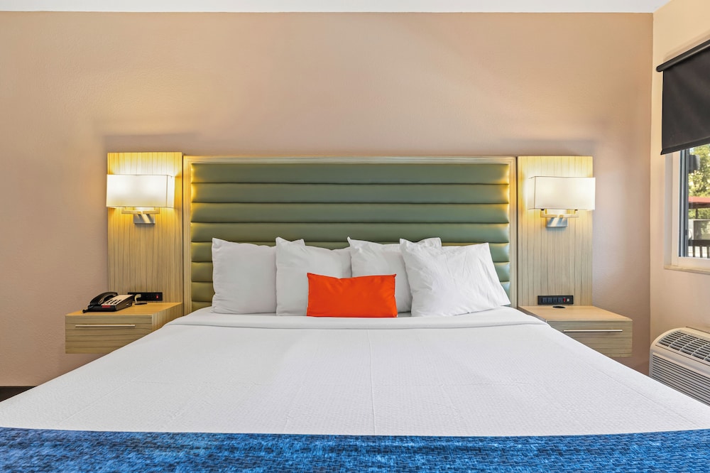 GreenTree Pasadena Inn 31/57