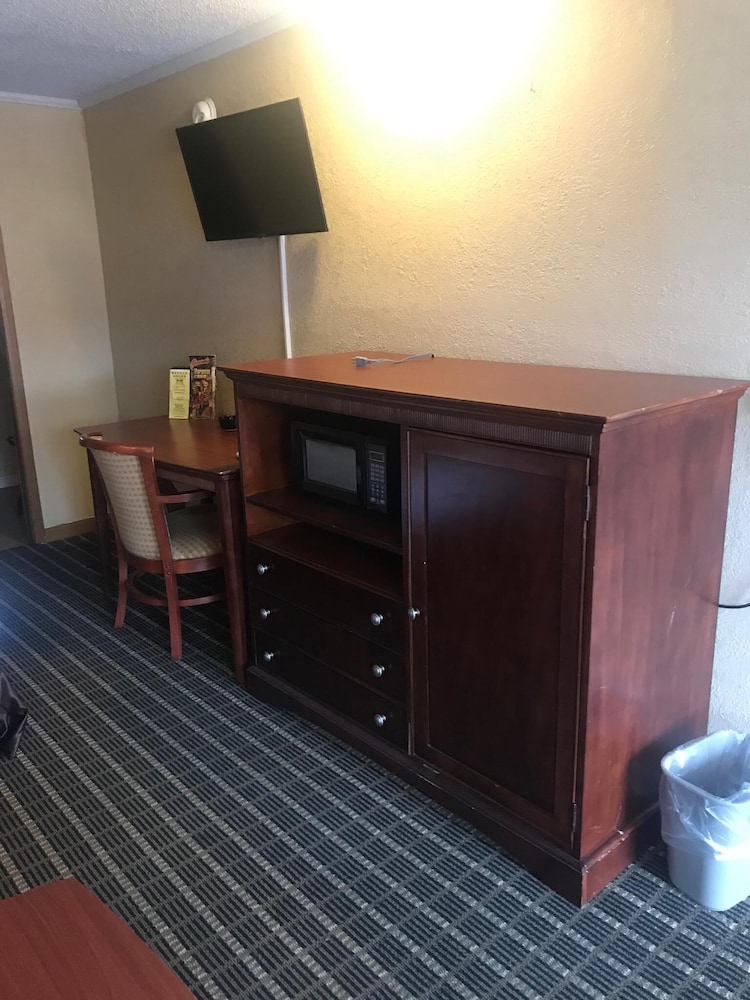 Knights Inn Ashland 28/39