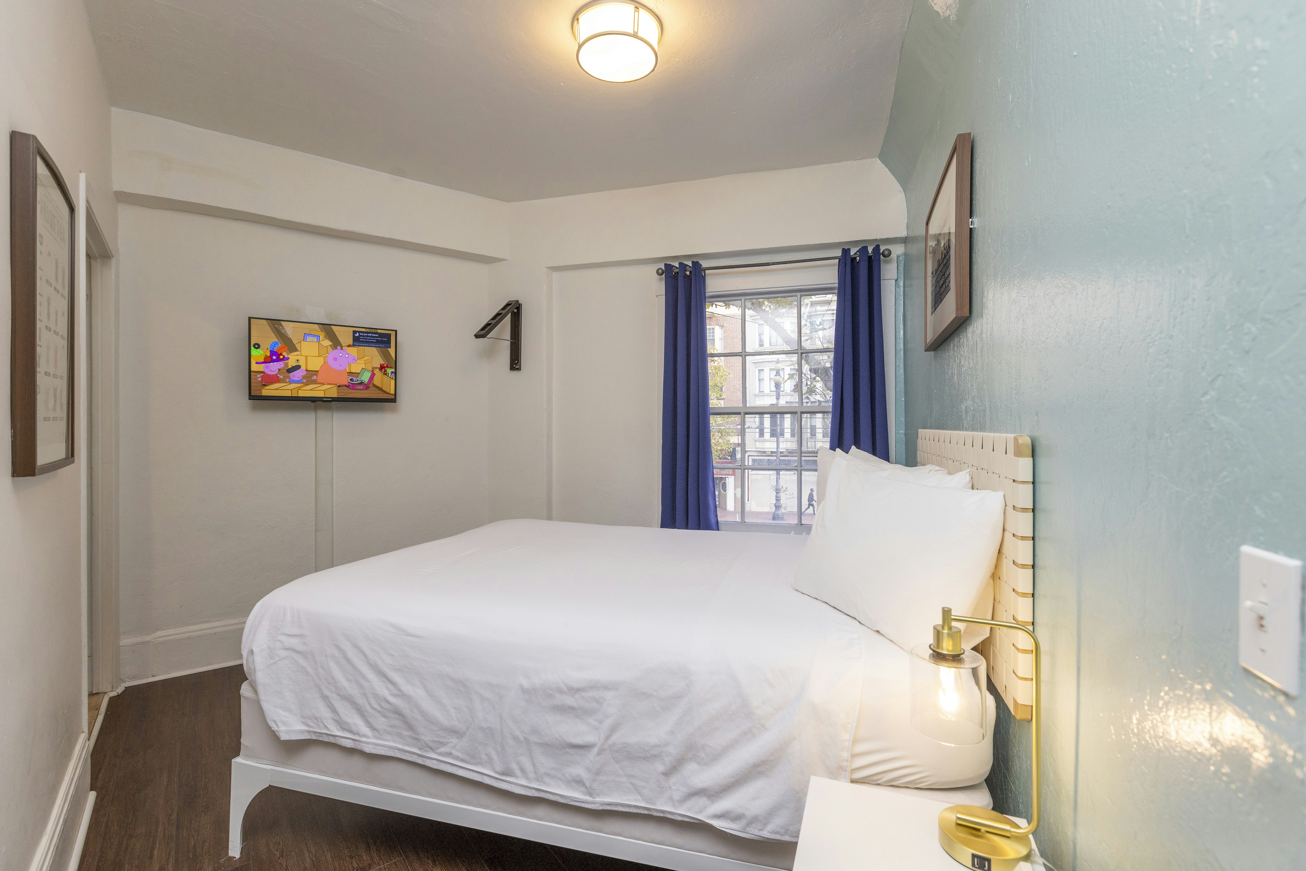 Edwardian Hotel 28/80