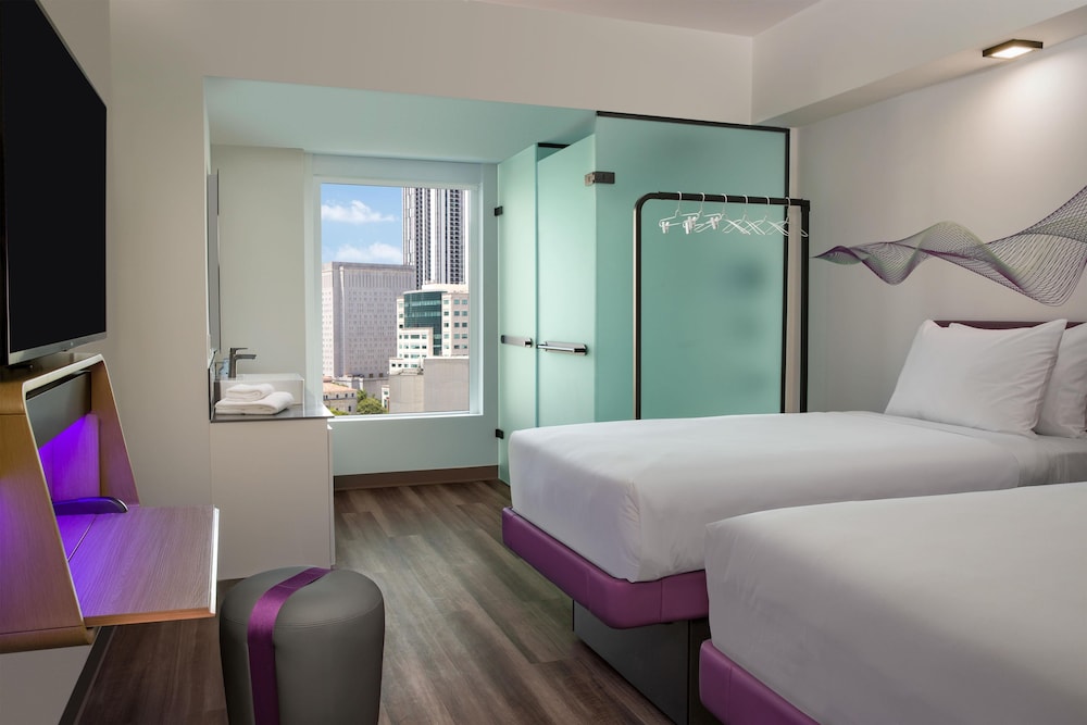 YOTEL Miami, Select by Hilton 12/48