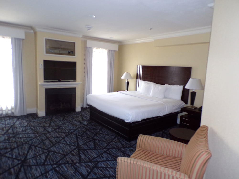 Niagara Crossing Hotel and Spa 24/39