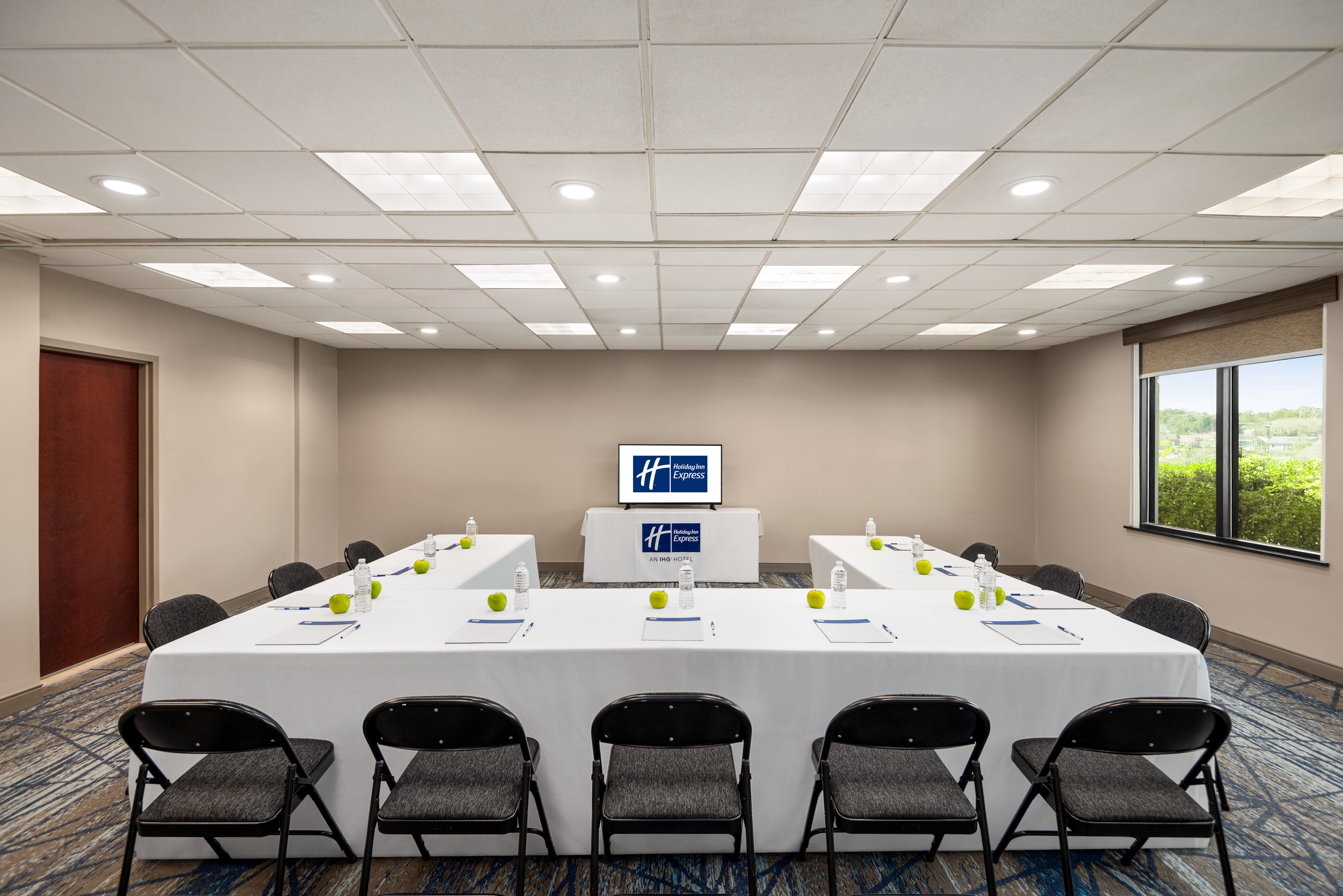 Holiday Inn Express Suites Mobile West I 10 36/40
