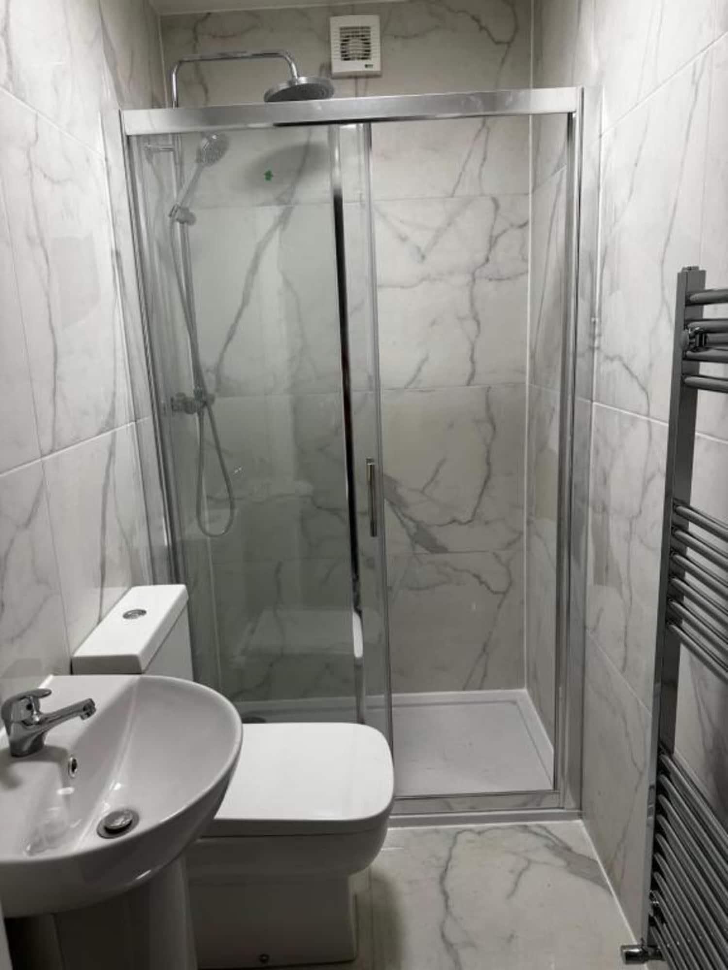 OYO Cheetham Hill Guest House 25/32