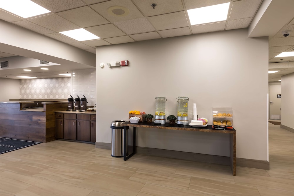 Country Inn & Suites By Radisson Lake Norman Huntersville NC 7/48