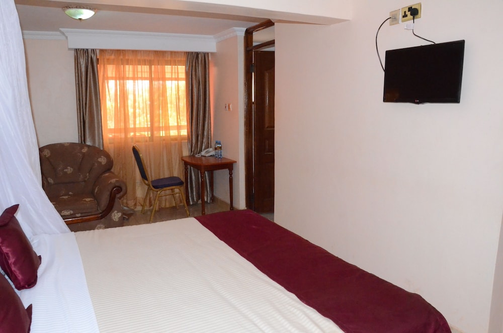 Phoenicia Hotel 17/50