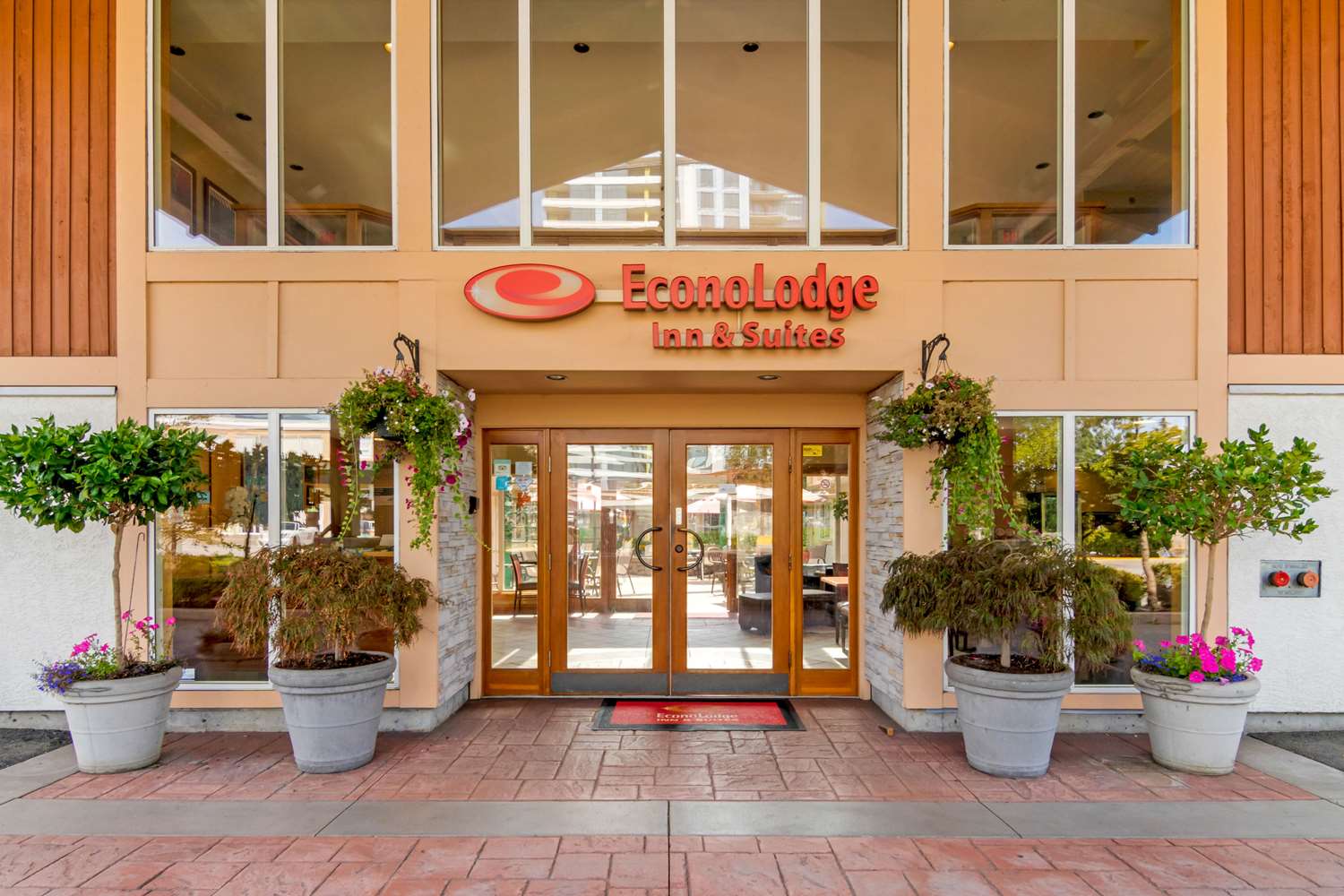 Econo Lodge Inn & Suites North Vancouver 4/52