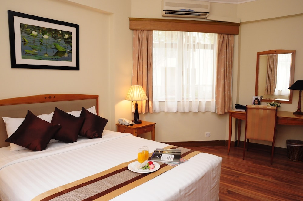 Riverside Serviced Apartments 24/72