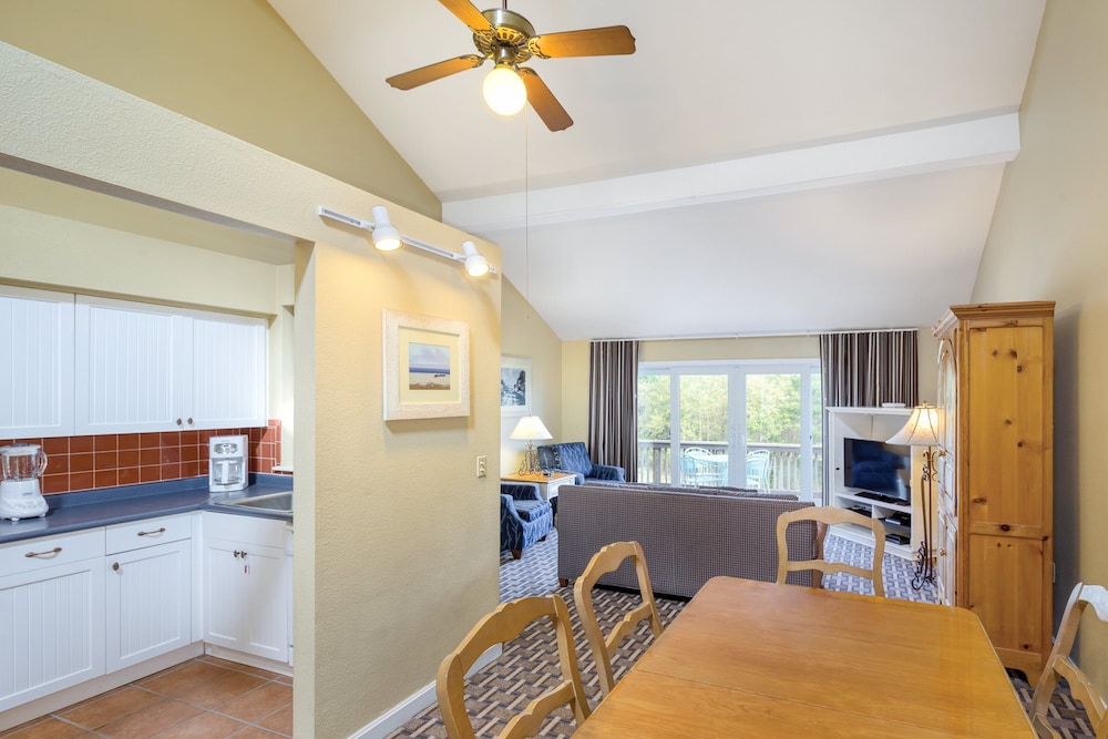 Club Wyndham Newport Overlook 8/50
