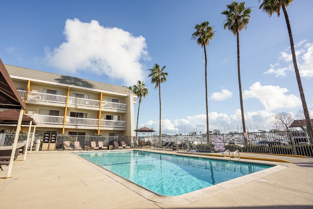 Dana Point Marina Inn 7/51