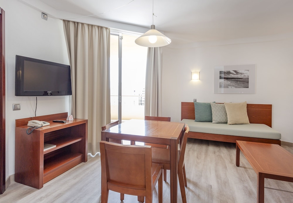 Marins Beach Club Adults Only 29/50