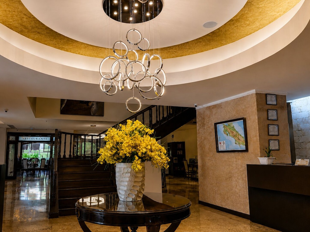 Clarion Amon Plaza 7/60