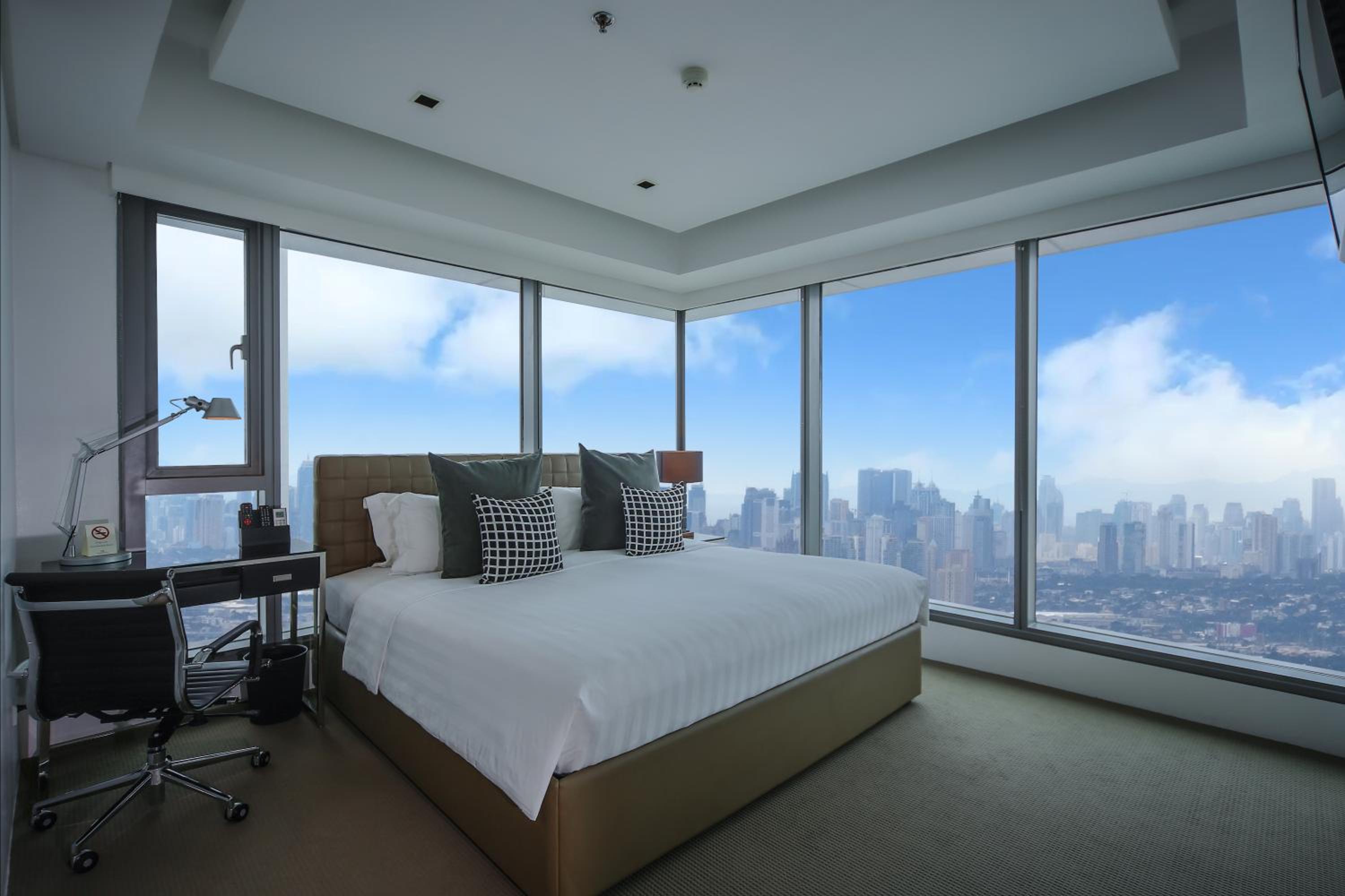 Room at The Alpha Suites, MAKATI