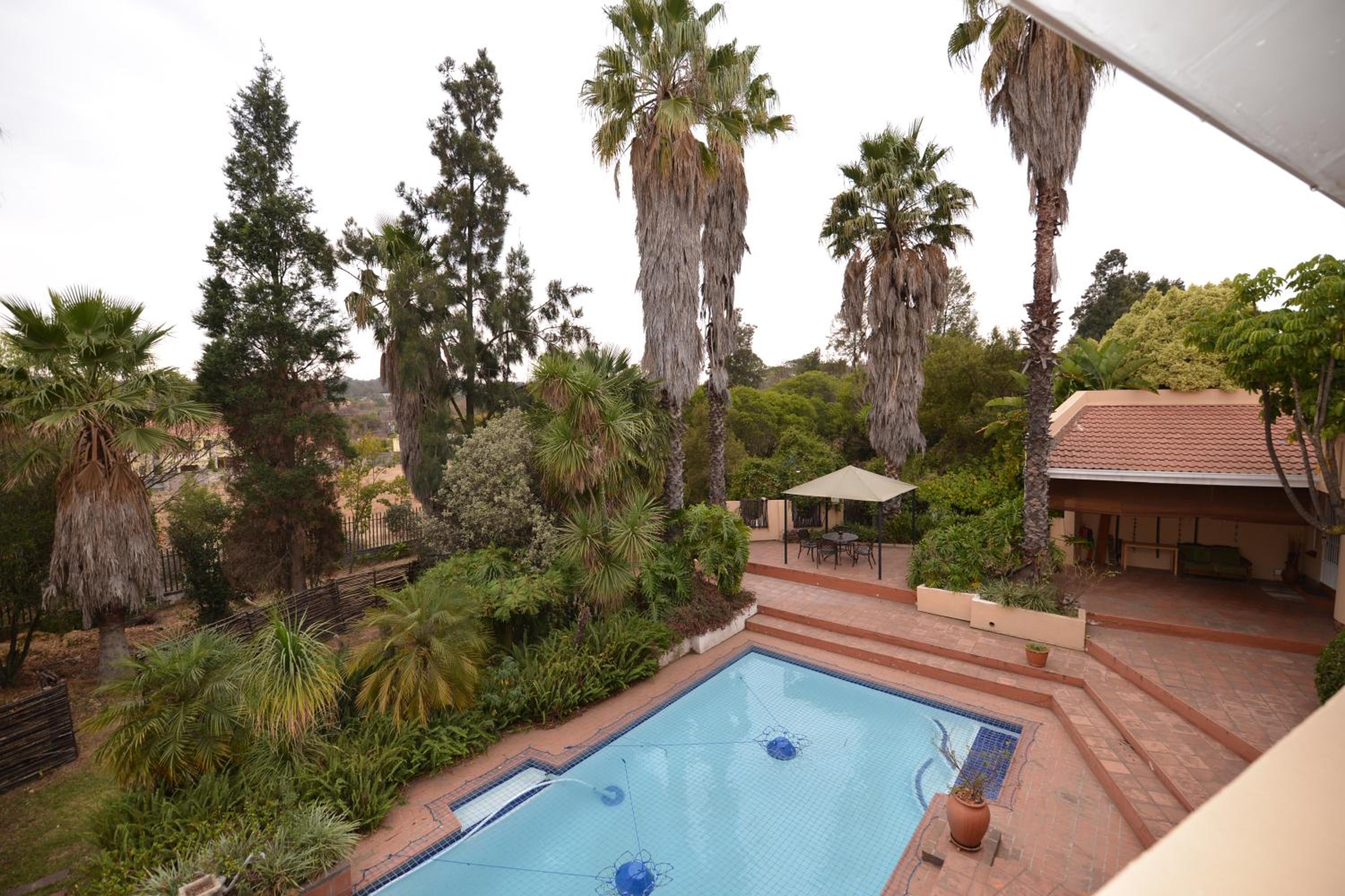 Attache Guest Lodge 20/24