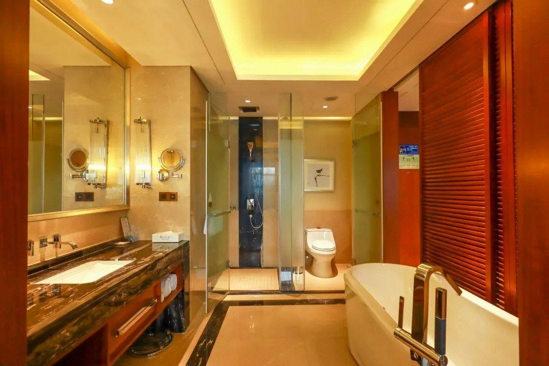Guolong Hotel 32/33
