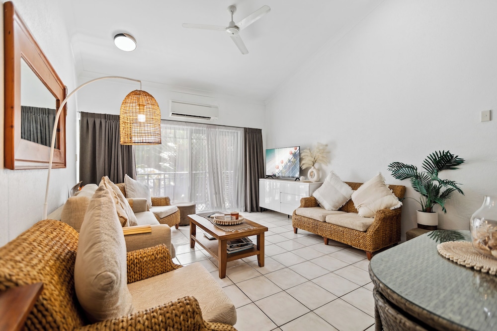 Trinity Beach Club Holiday Apartments 19/27