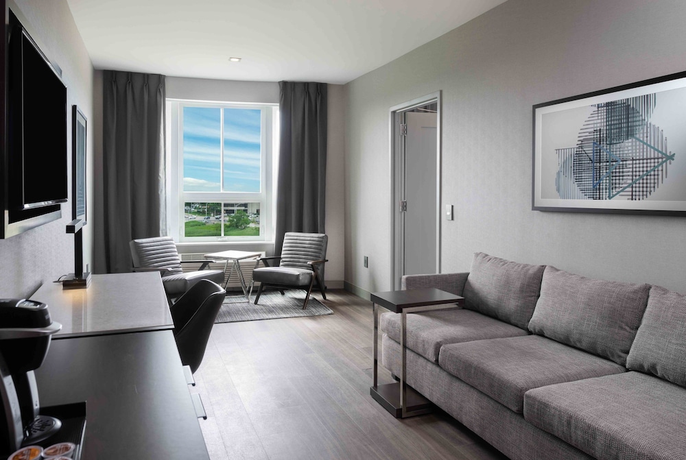 Holiday Inn Express Boston South Quincy 37/53