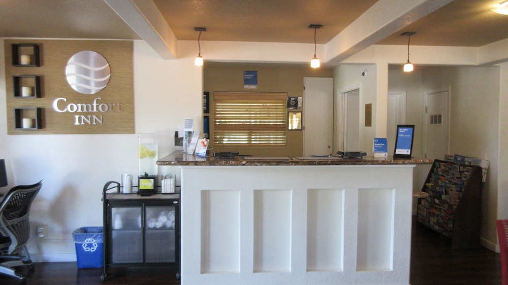 Lobby at Comfort Inn Bishop CA, BISHOP - CA