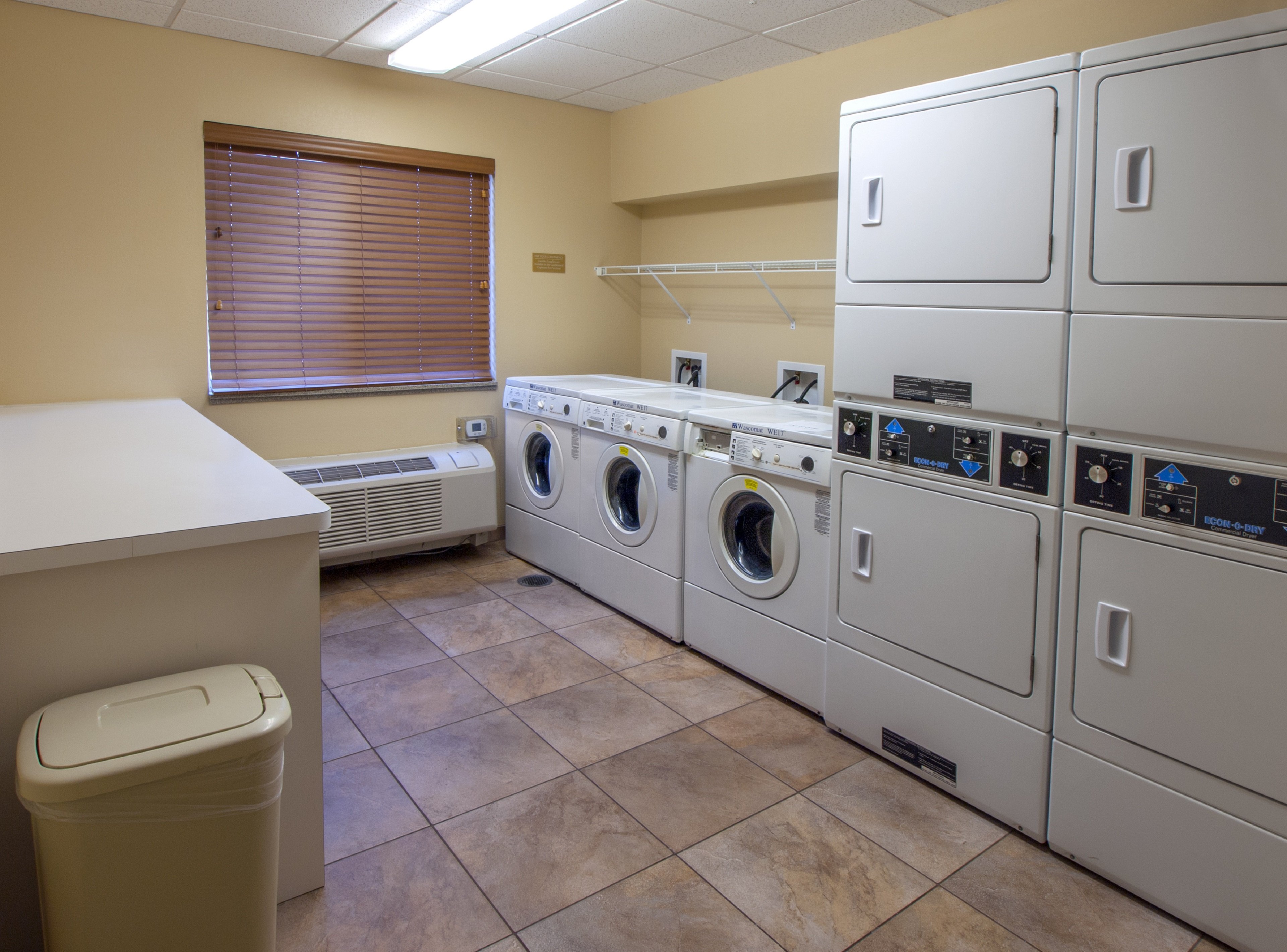 CANDLEWOOD SUITES BUFFALO AMHERST 77/77