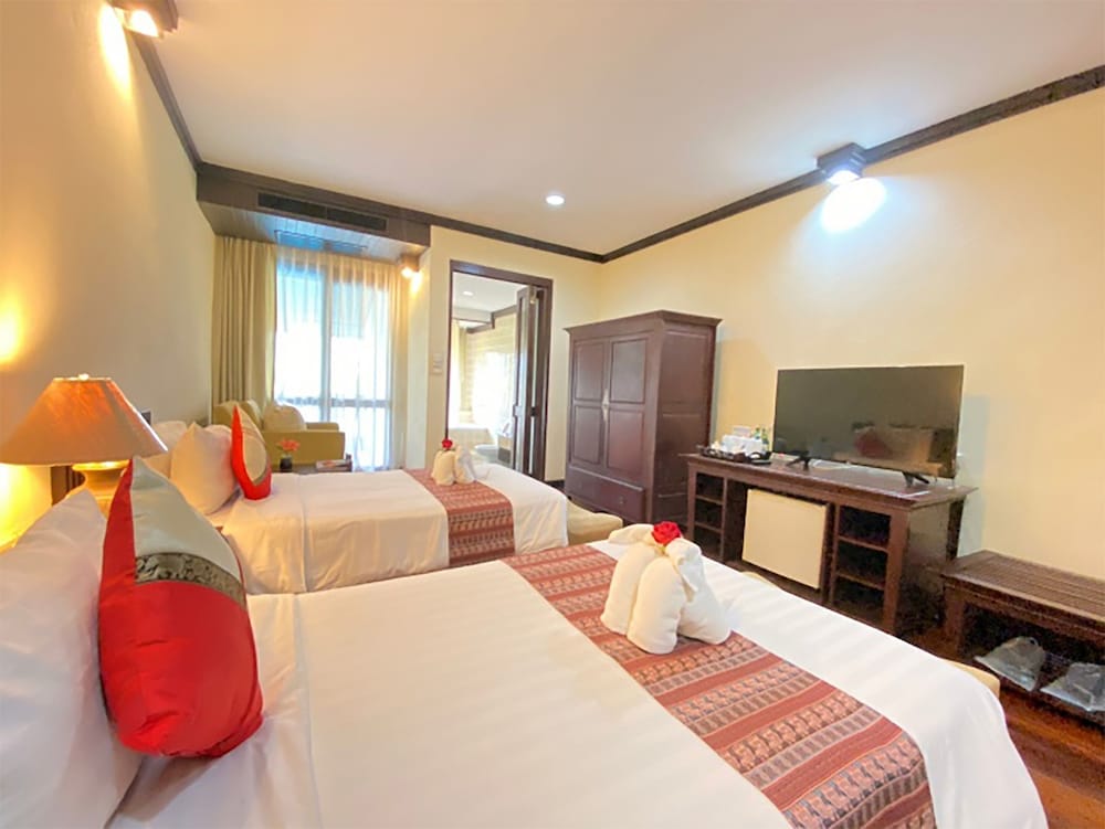 Gassan Khuntan Golf and Resort Lamphun 12/50