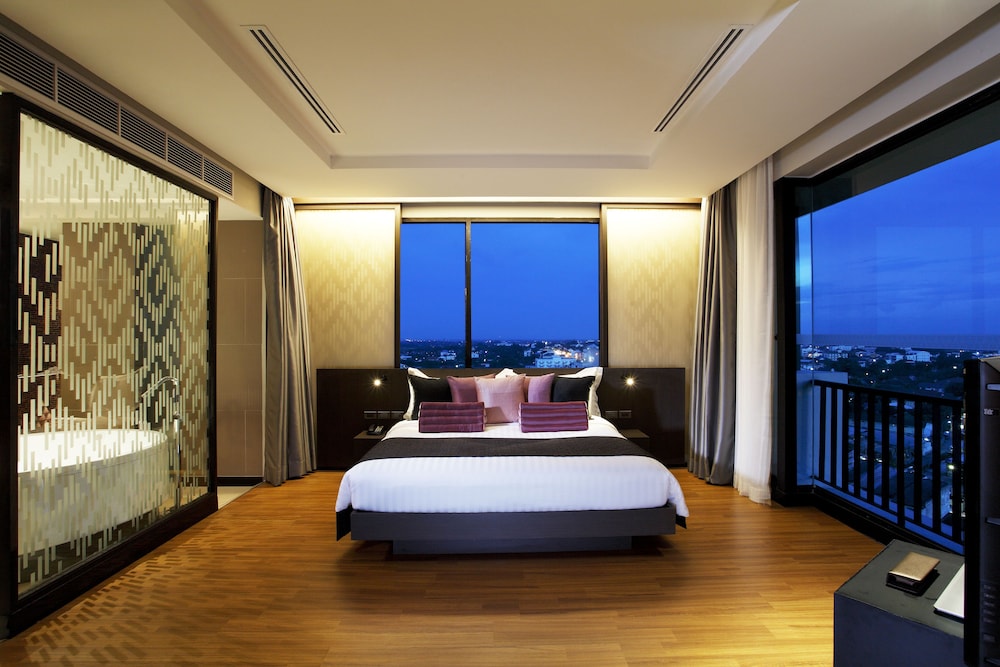 AVANI Khon Kaen Hotel and Convention Centre 16/69