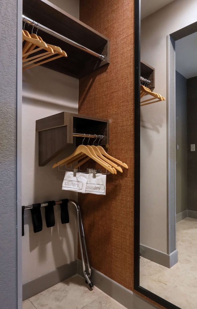 Hilton Garden Inn Bel Air 52/60