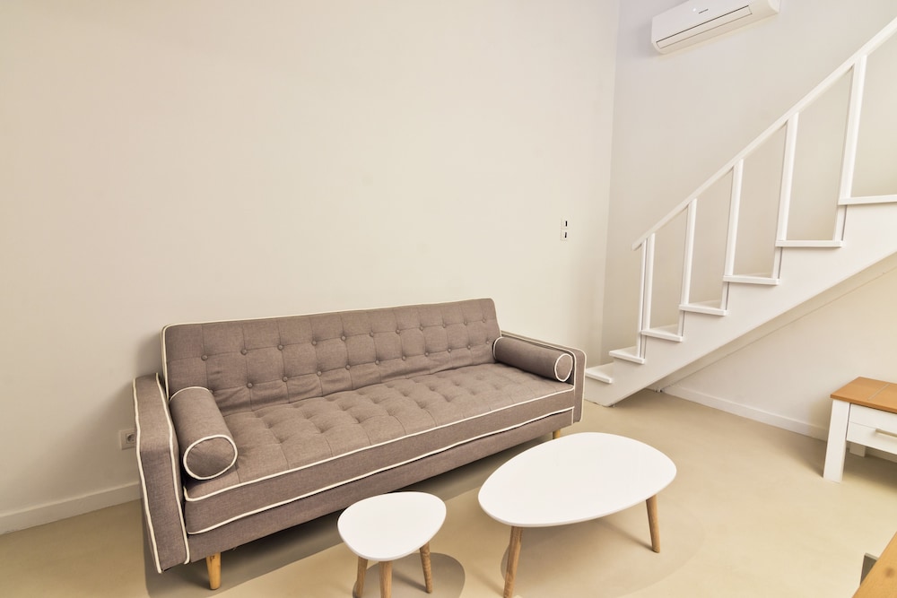 Lindos Comfy Suites 38/58