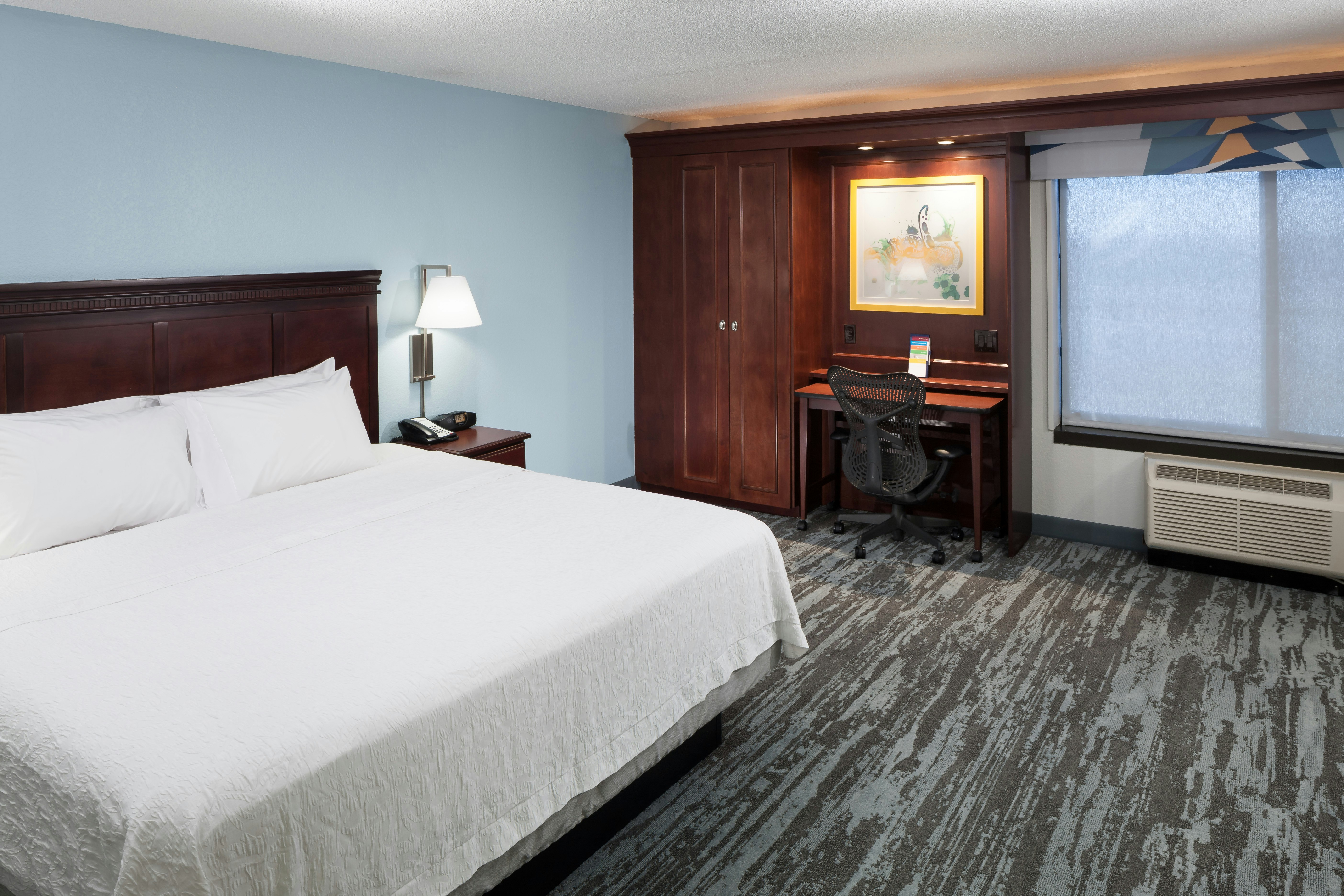 ROOM, KING BED, SOFA