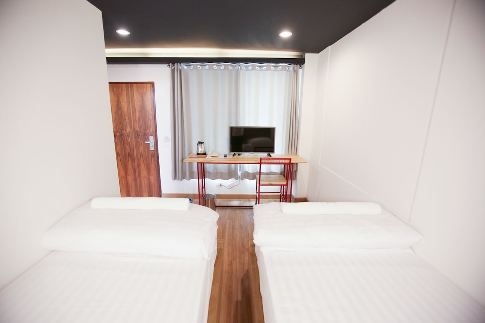 Give Me 5 Hostel 15/32