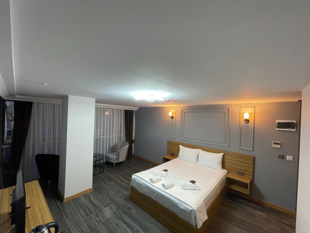 Waves Hotel 15/29