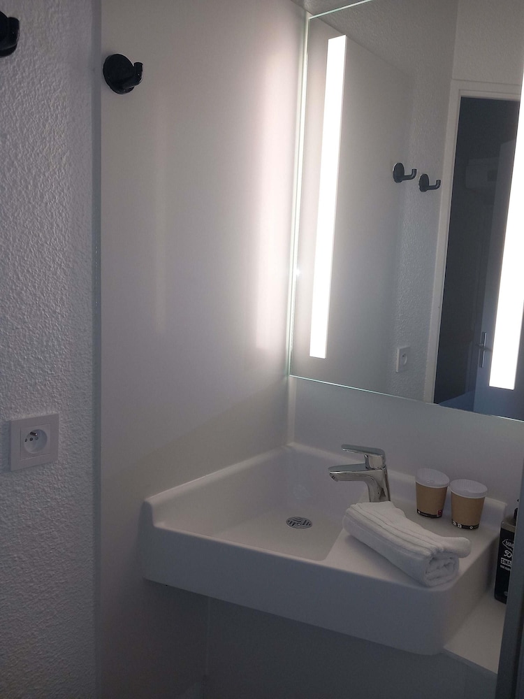 ibis budget Arles Sud Fourchon 42/43