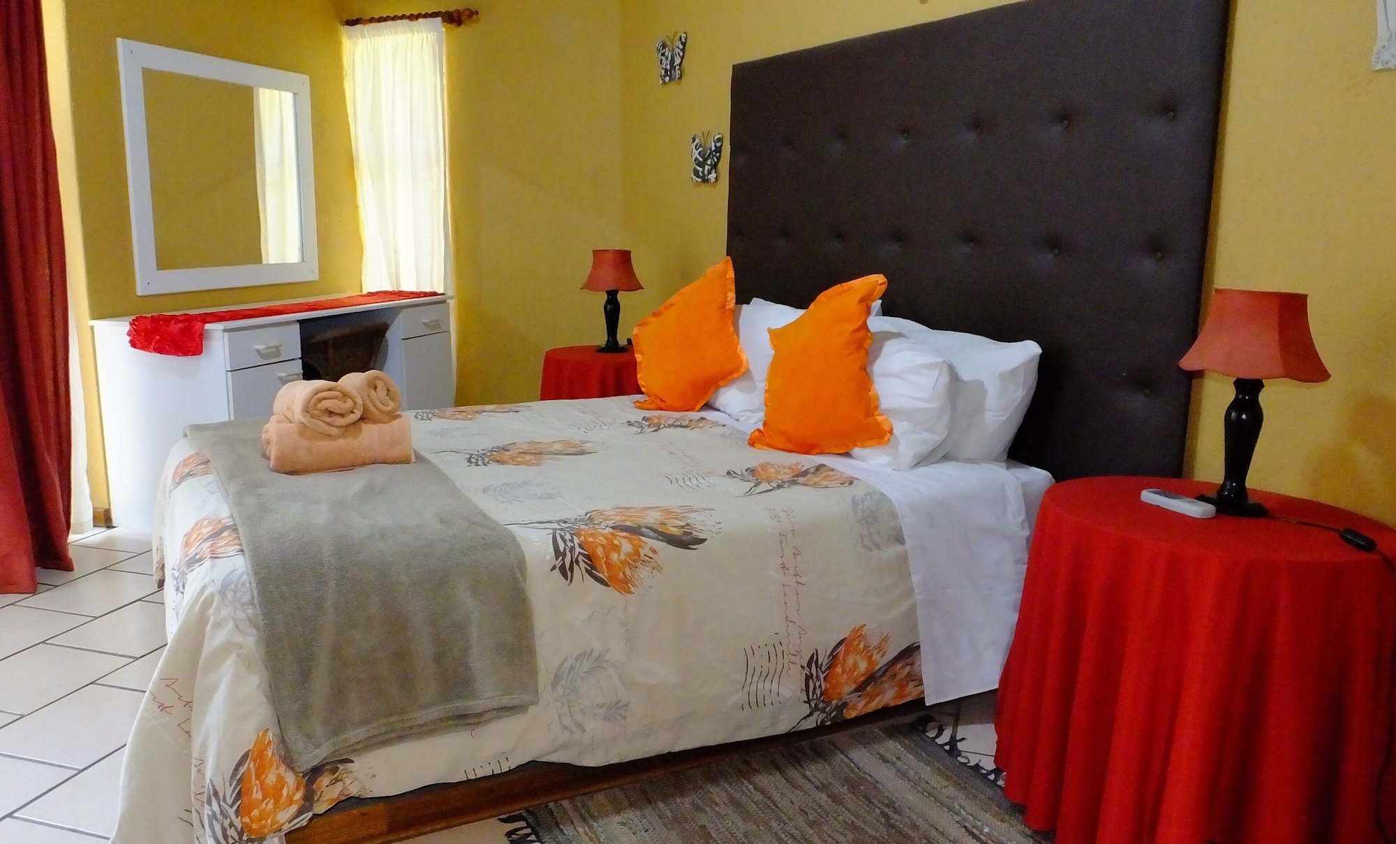 1 BEDROOM, FAMILY SUITE, 2 BATHROOMS