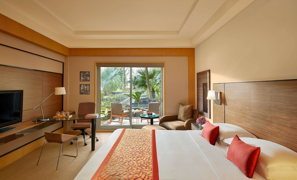 Grand Hyatt Mumbai Hotel and Residences 28/75