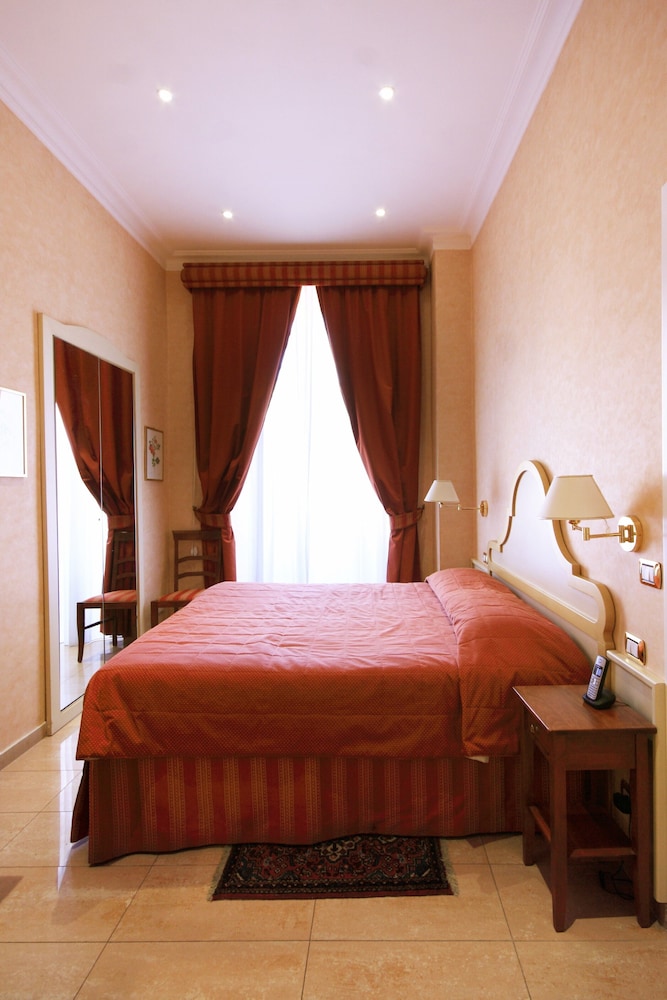 ROMAN TERRACE 15/41