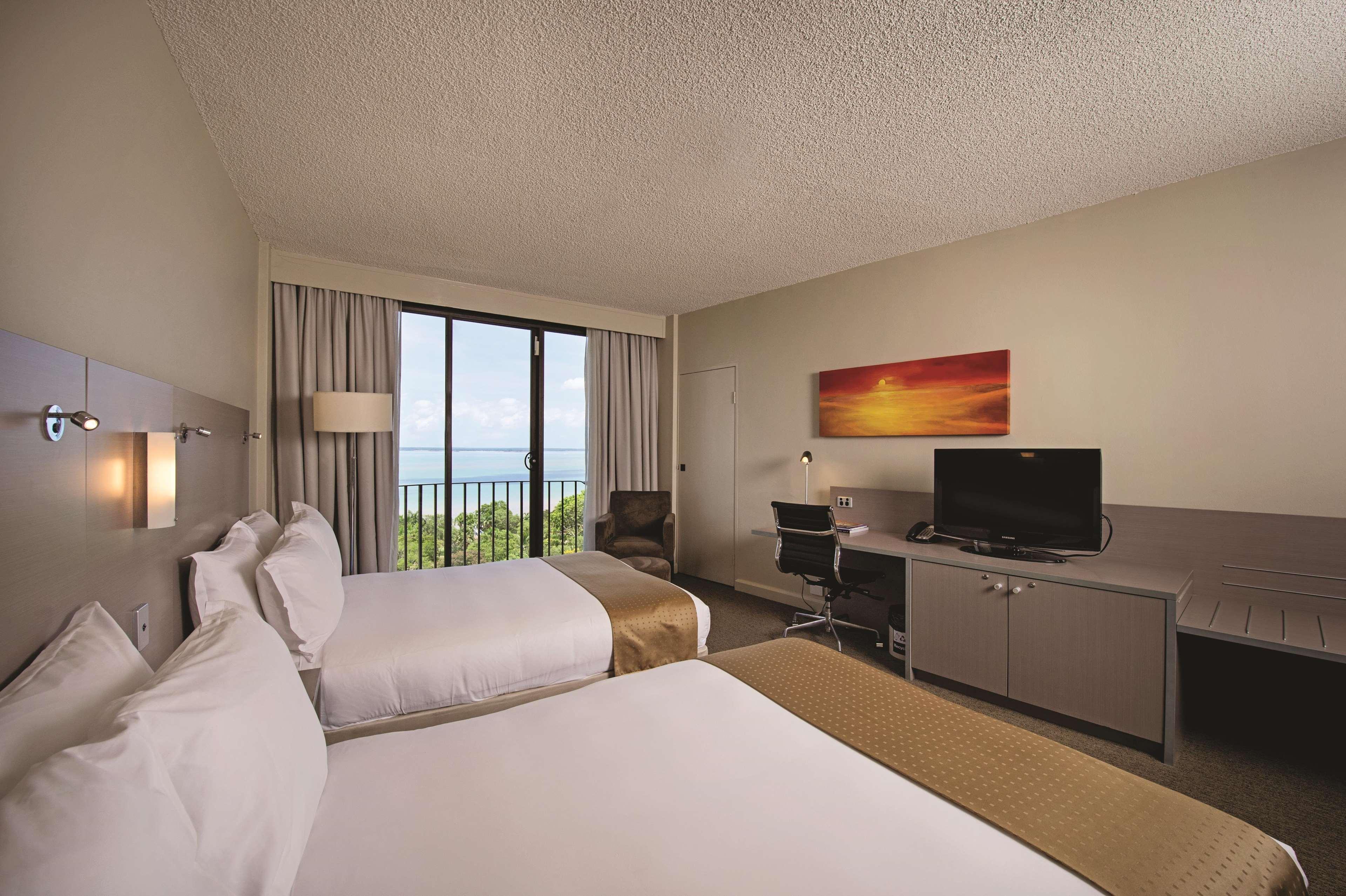 DELUXE, 2 DOUBLE BEDS, HARBOUR VIEW