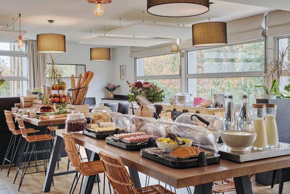 LOGIS BEAUJOIRE HOTEL 25/37