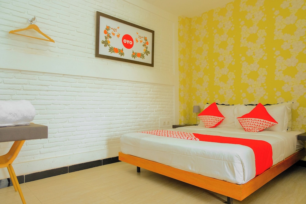 جناح عائلي بسريرين مزدوجين، OYO 354 32 Guest House 2/6