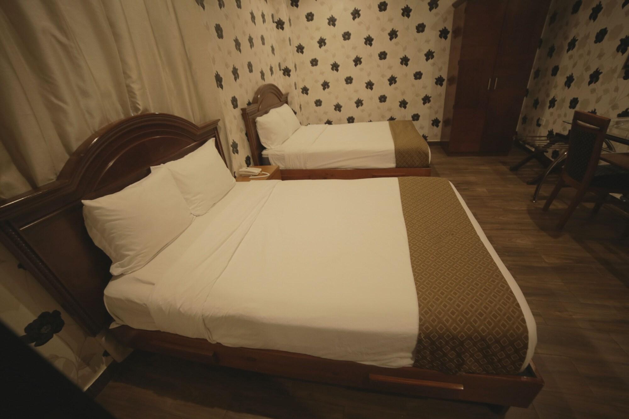 El Regio Hotel 8/17