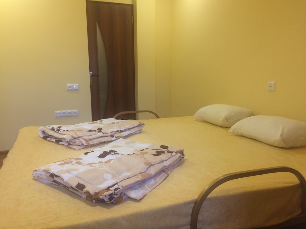 Your Hostel 2/33