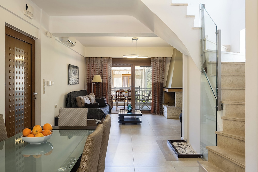 Pantheon Villas 40/78