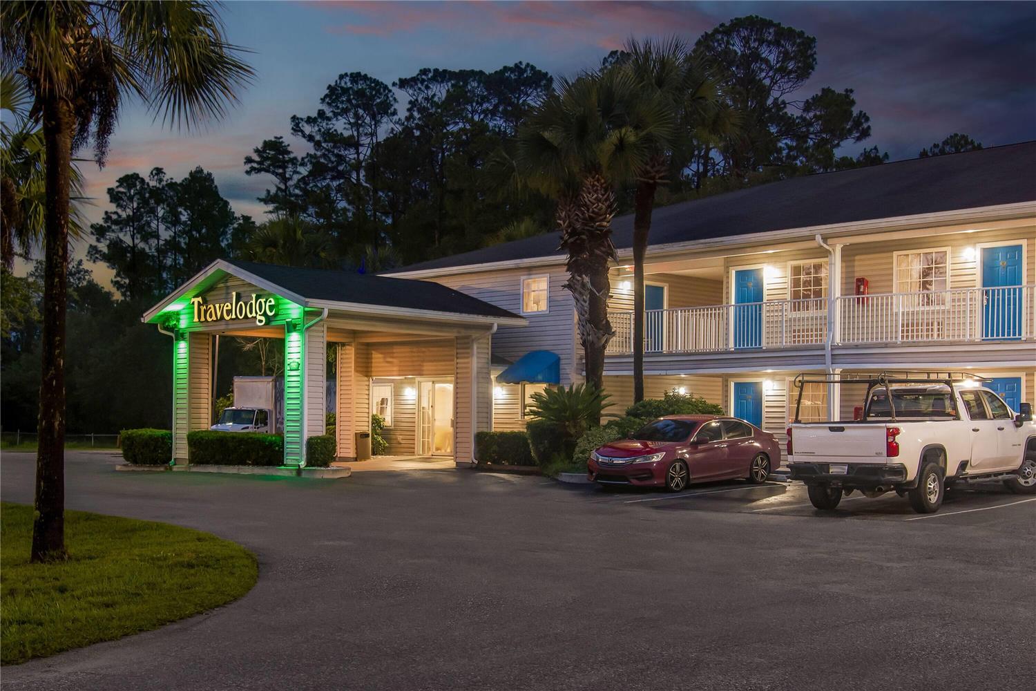 Travelodge Suites by Wyndham MacClenny 12/17